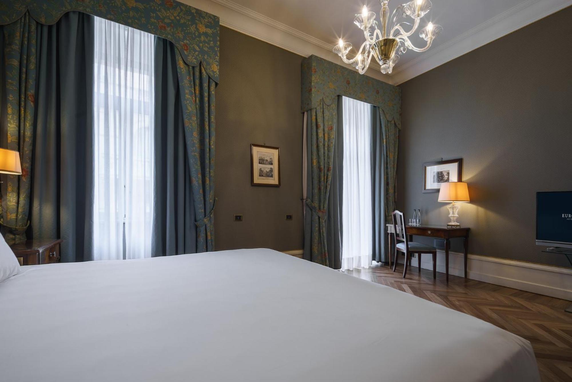 ยูโรสตาร์ส เอ็กเซลซิออร์ โฮเต็ล Hotel เนเปิลส์ ภายนอก รูปภาพ