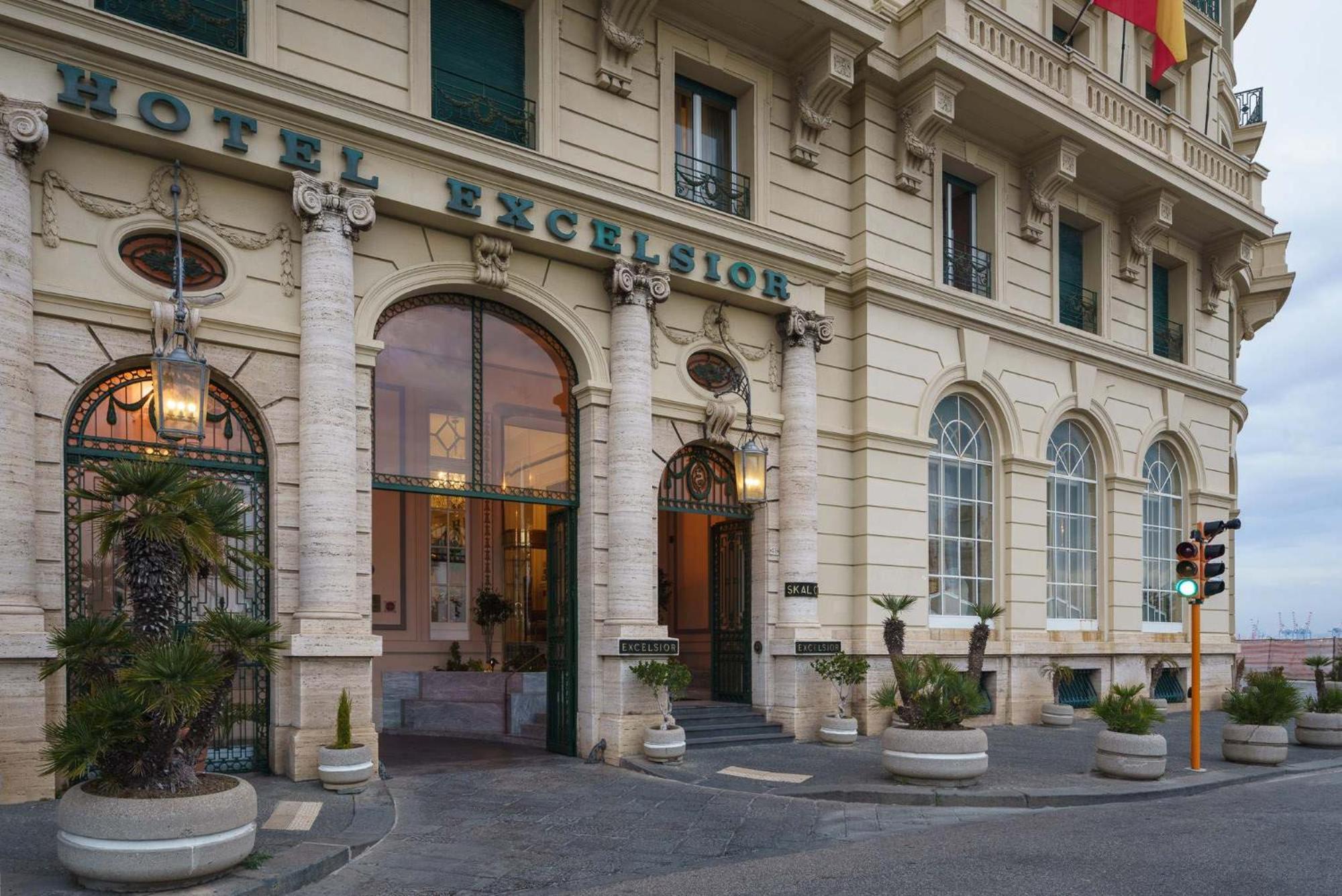 ยูโรสตาร์ส เอ็กเซลซิออร์ โฮเต็ล Hotel เนเปิลส์ ภายนอก รูปภาพ